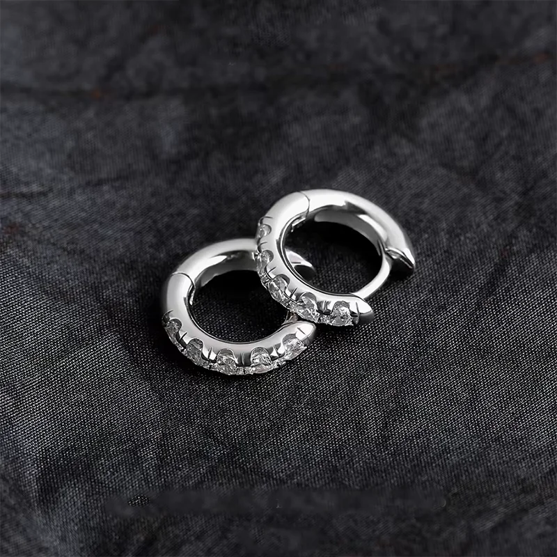 A pair of elegant and simple temperament 925 earrings with unique moissanite design