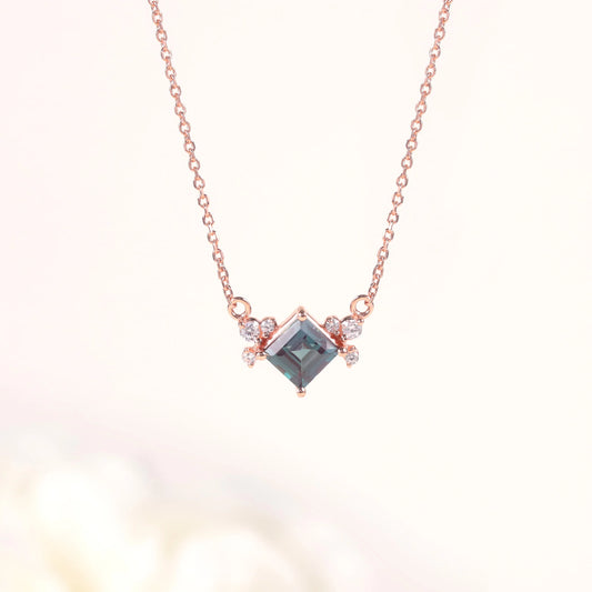 GEM'S BALLET Square 5x5mm Color Change Lab Alexandrite