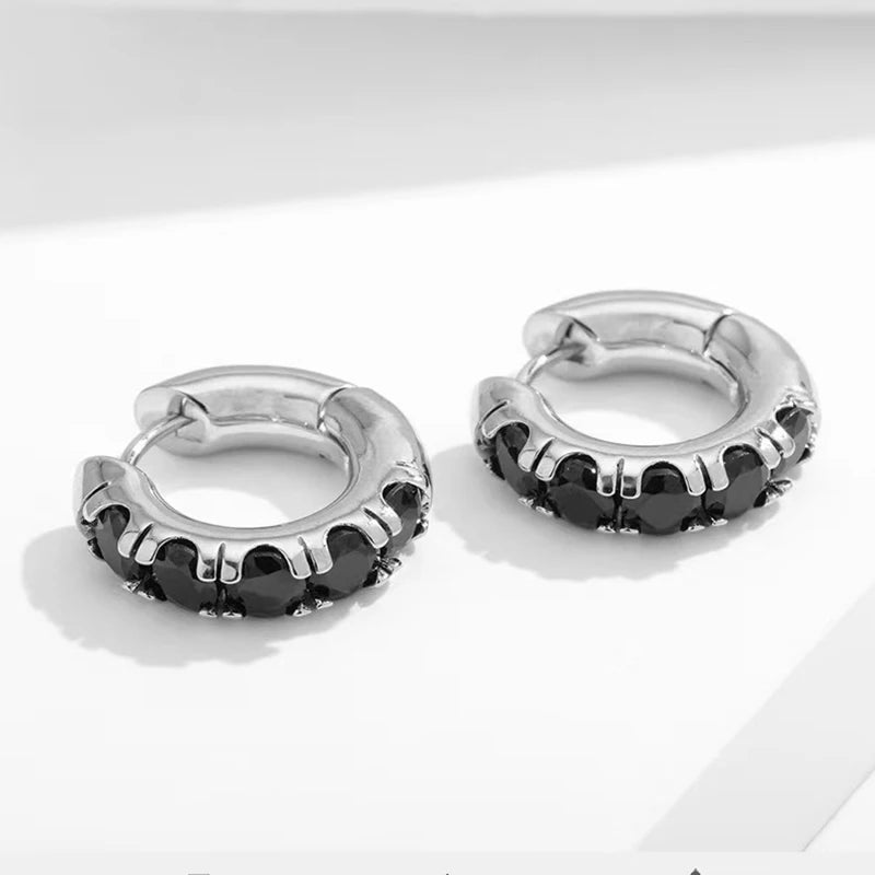 A pair of elegant and simple temperament 925 earrings with unique moissanite design