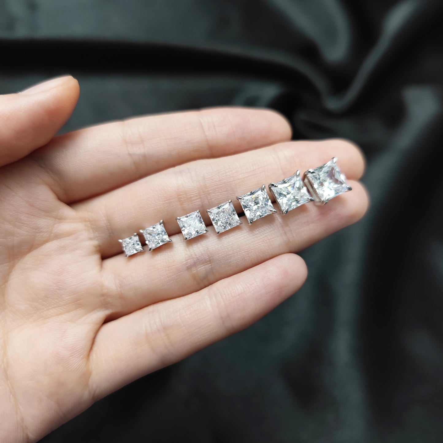 GEM'S BALLET 0.4 - 3.0CT D Color Classic Claw Prong Princess Cut